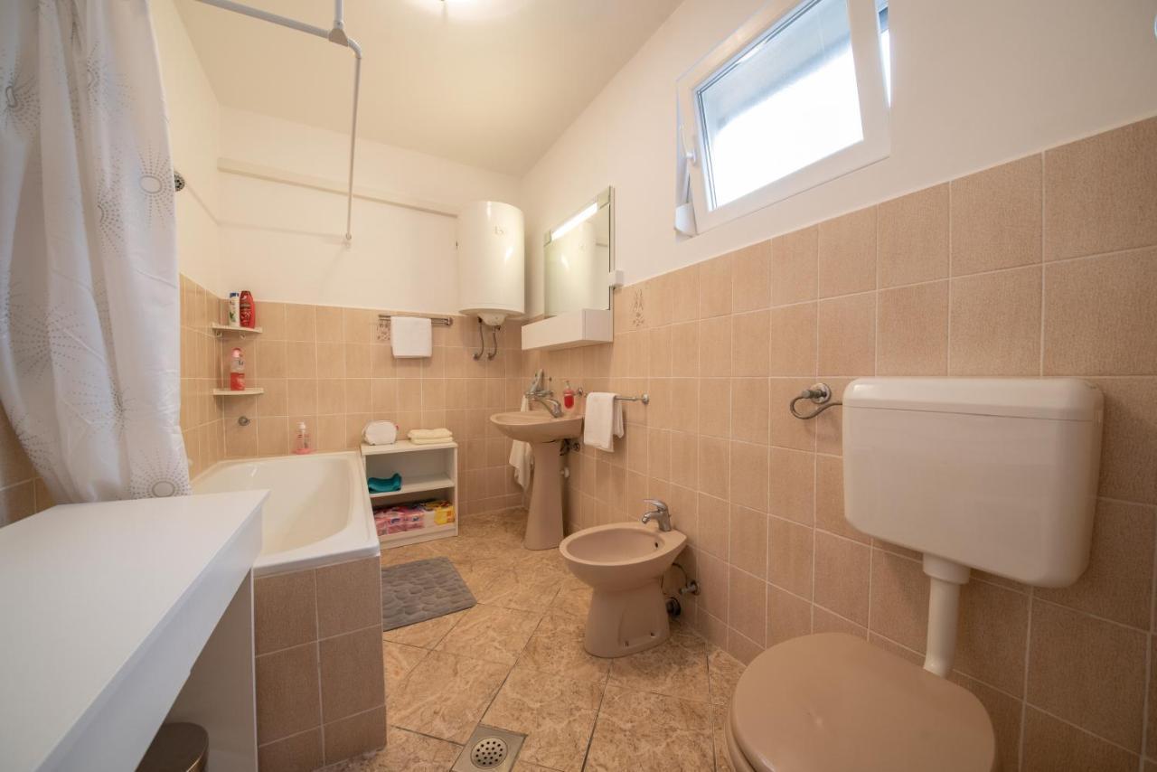 Apartman Bozica Vir Exterior photo